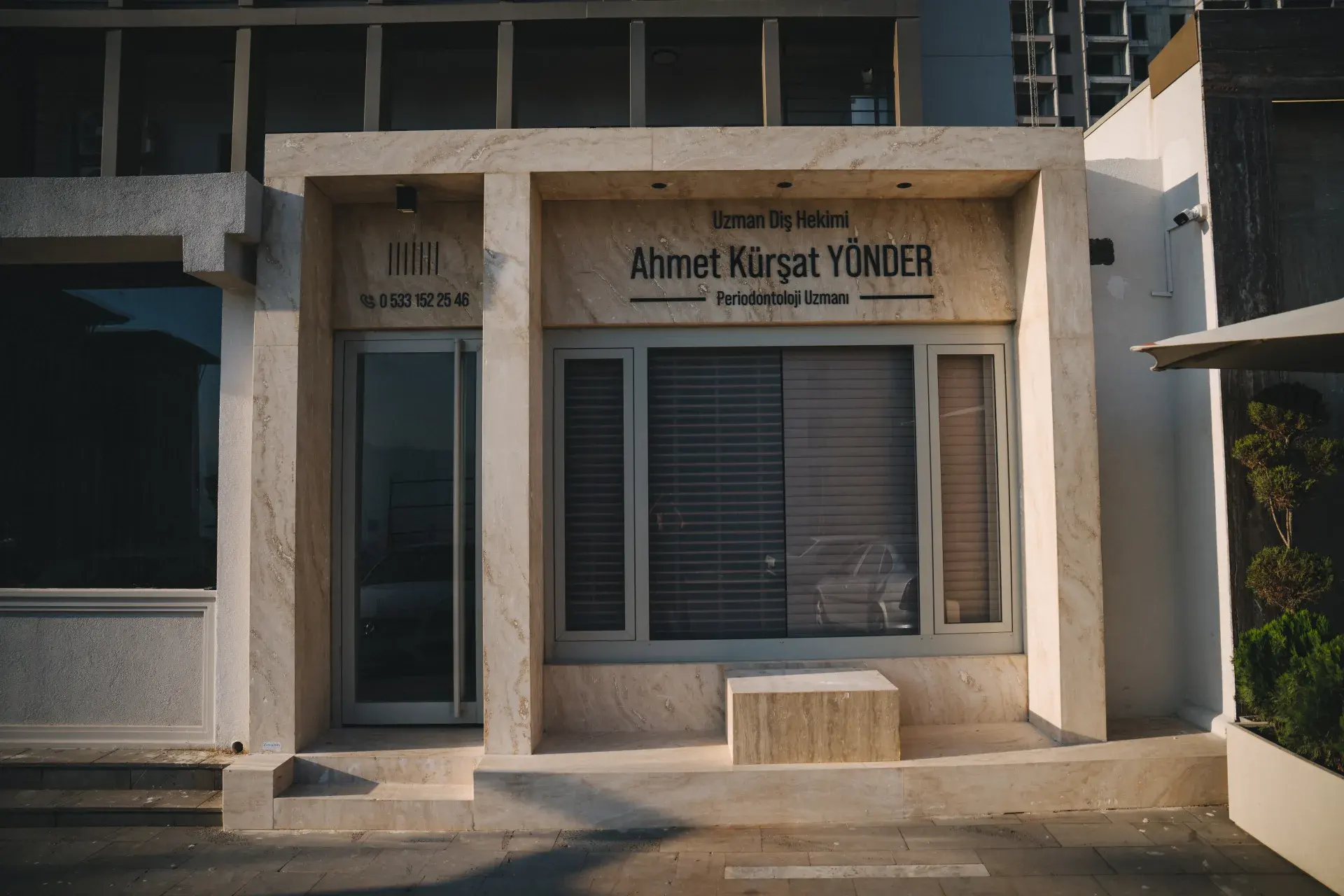 Klinik dış cephe ve giriş