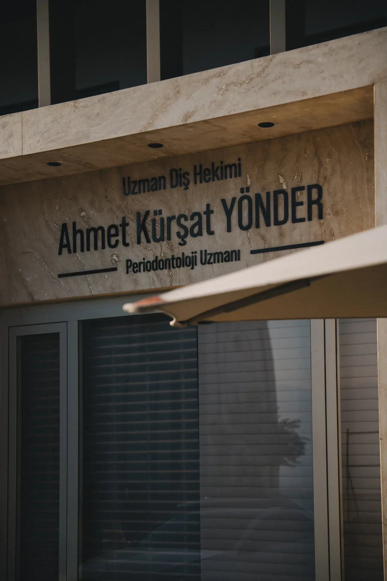 Uzman diş hekimi tabela